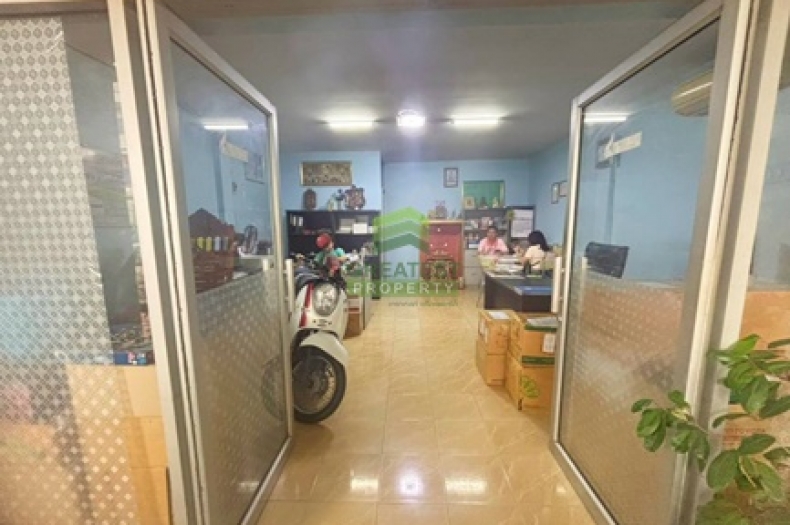 ภายในอาคารพาณิชย์ 3 ชั้น วิโรจน์วิลล์ ถนน 345