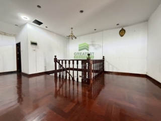 ห้องนอนภายในทาวน์เฮ้าส์ปากเกร็ดวิลเลจ