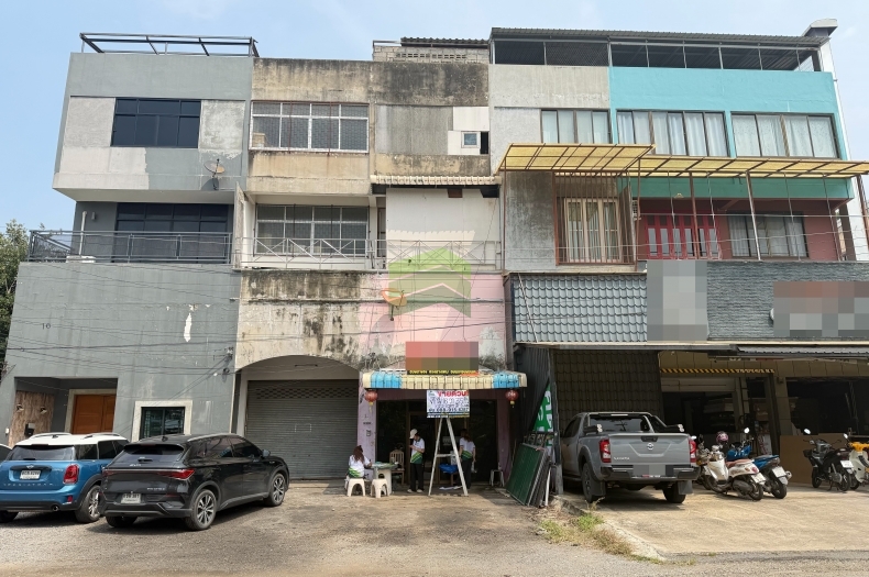 ตึก 3.5 ชั้น ไร่ส้ม กระแชง เมืองเพชรบุรี ใกล้ตัวเมือง เหมาะอยู่อาศัย ประกอบกิจการ