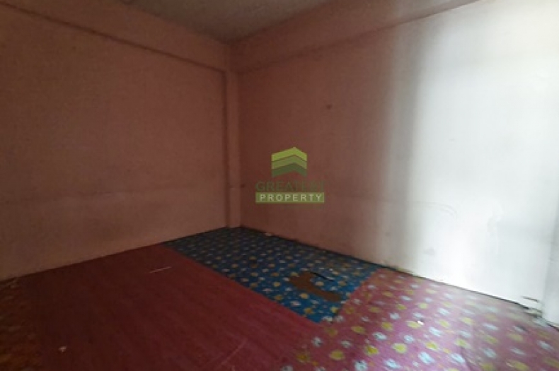 ห้องโถงภายในตึกแถว 3.5 ชั้น เมืองเพชรบุรี