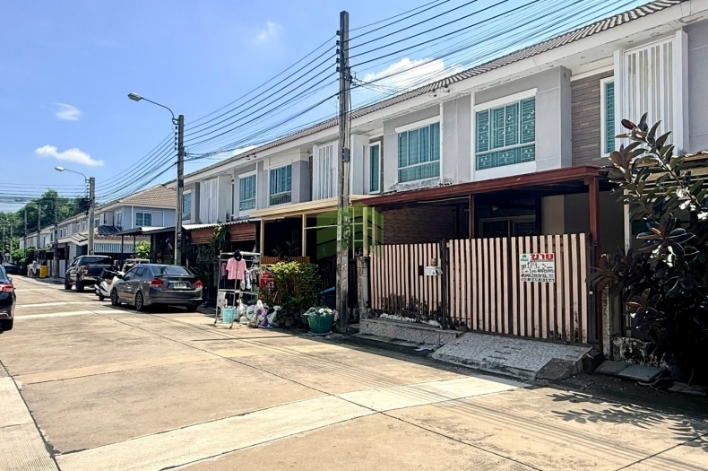 ทาวน์เฮ้าส์ 2 ชั้น หมู่บ้าน พฤกษาวิลล์ 61 บางใหญ่ นครอินทร์ พร้อมครัวต่อเติม ทำเลดี